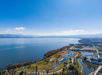 Fototapeta premium The scenery of Cangshan Mountain and Erhai Lake in Dali, Yunnan