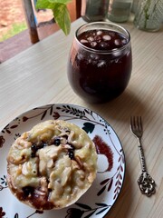 Muffin with Ice Coffee