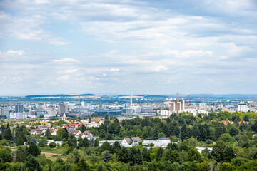 Wanderung zum Aussichtspunkt Goetheturm mit einem fantastischen Ausblick über die Mainmetropole von Frankfurt am Main - Hessen - Deutschland