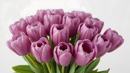 Fototapeta premium Elegant Bouquet of Purple Tulips – Fresh Spring Floral Arrangement