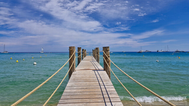 Famous pampelonne beach in ramatuelle, saint tropez, france