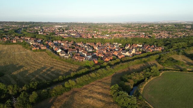 Aerial video of Oakhurst, Haydon end, Swindon