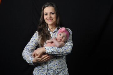 mamãe com bebé menina fofa 