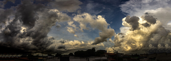 Cloudscape has been developing in gorgeous form. The sky is full of beautiful clouds.