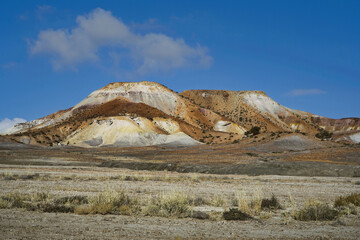 Arckaringa, Painted Desert in South Australia it is notable for its distinctive mesas, mountains, and geological formations.