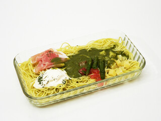 冷製パスタ　生ハムとバジルソース