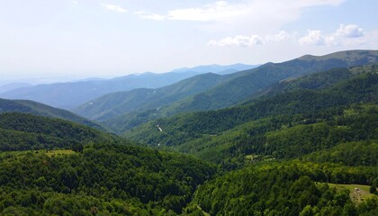 Obraz premium Lush mountain range vista