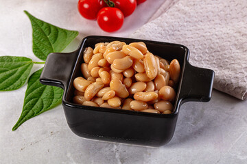 Canned white kidney beans in the bowl