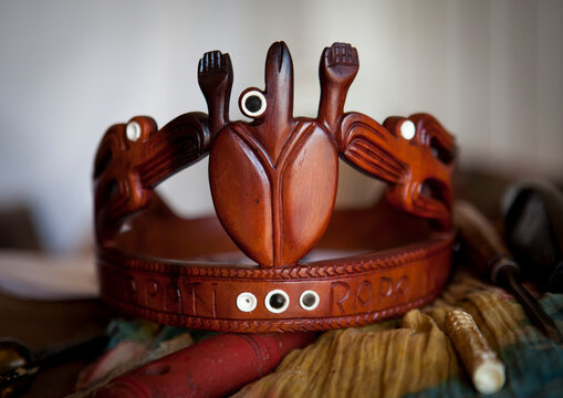 Tapati queen crown made by luis tomas pate riroroko, Easter Island, Hanga Roa, Chile