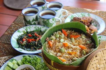 Indonesian co,plete dish nasi bakul