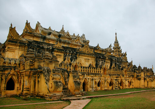 The maha aungmye bonzan monastery in innwa , Myanmar