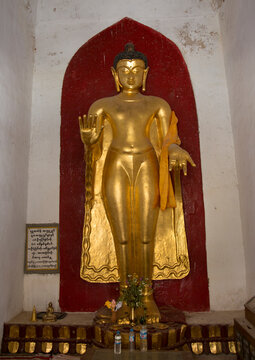 Shwe zigon paya golden buddha in  temple, Bagab, Myanmar