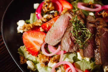 Salad with steak