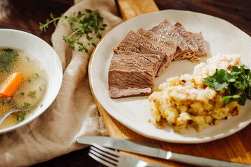 Beef and roasted potatos