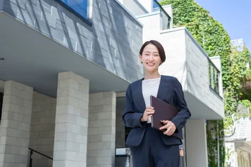 Gordijnen 不動産　ビジネス　女性 © naka