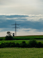 Hochspannungsmasten einer Überlandleitung