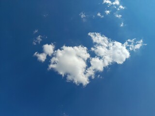 photo of a small white cloud