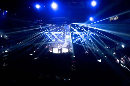 dynamic lighting at MMA competitions
