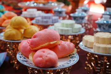 Sweet Buns Offerings at Puji Temple in Tainan, Taiwan - 台湾 台南 四聯境 普濟殿 供物 お饅頭