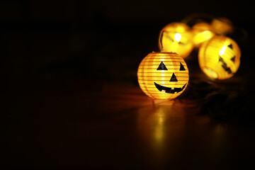 Halloween Jack-o'-Lantern Lanterns, Glowing Pumpkins Decoration, Festive Autumn Mood