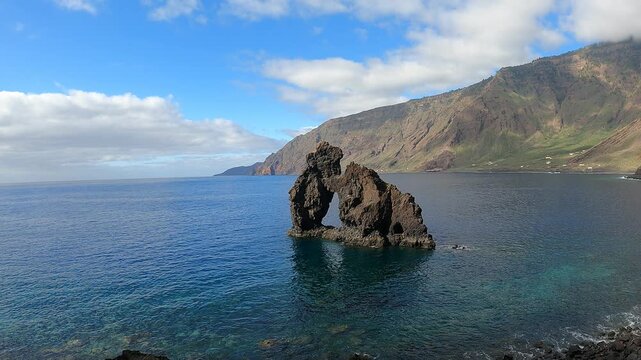 Video of the calm sea from the coast of the Canary Island of El Hierro, next to the Roque de la Bonanza, providing a scene of peace and tranquility.