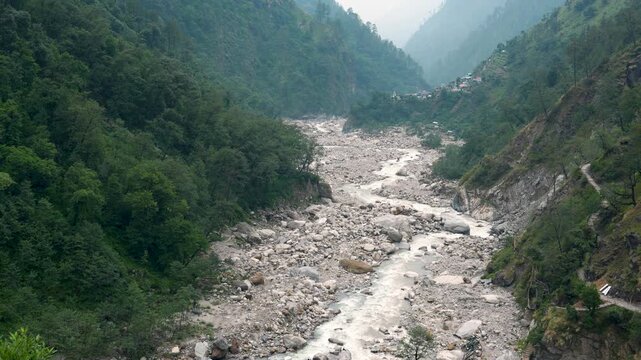 Sissu Falls in the Chandra Valley, as seen from the Leh&ndash;Manali Highway in the Himalayas, Himachal Pradesh, Northern India, (Jammu and Kashmir).