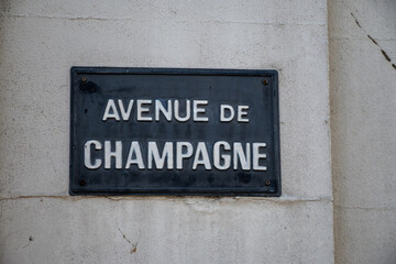 Obraz premium Road signes and places of destinations, Avenue of Champagne, Epernay, France