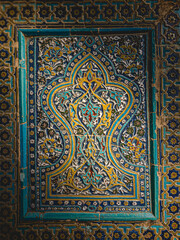 Floral Glazed Tile Niche – Traditional Islamic Ornament