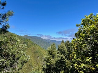 eine Wanderung vom Wanderparkplatz Rabaçal zum Forsthaus Rabaçal vorbei am Risco-Wasserfall und...