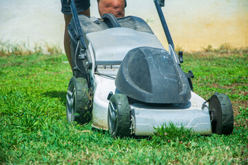 Cross view of lawn mower