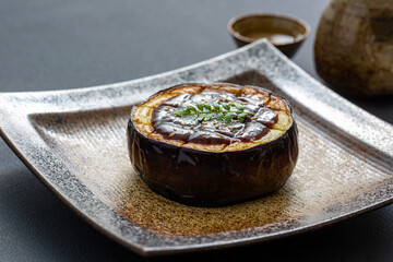 米茄子の味噌田楽　木の芽添え