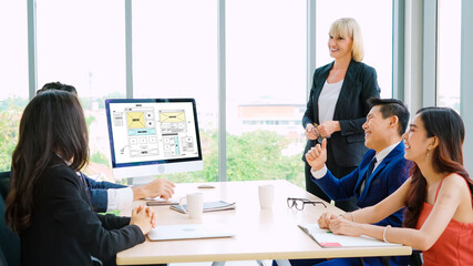 Website design software provide modish template for online retail business and e-commerce
