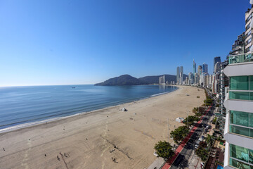 Balne&aacute;rio Cambori&uacute; &ndash; Tourism, Beaches and Urban Lifestyle