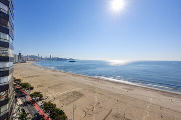 Balne&aacute;rio Cambori&uacute; &ndash; Tourism, Beaches and Urban Lifestyle