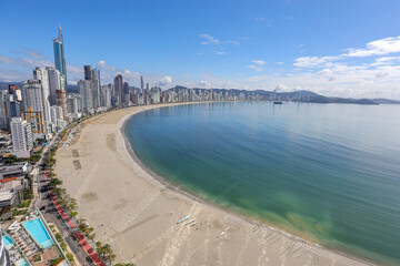 Balne&aacute;rio Cambori&uacute; &ndash; Tourism, Beaches and Urban Lifestyle