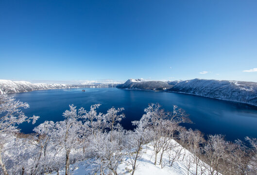 Lake Mashu and sparkling ice