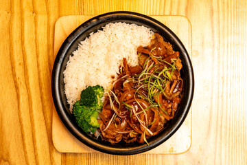Beef and chili sauce with white rice
