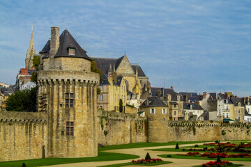 Obraz premium Loire valley, France - 10.10.2015: Castle in Loire Valley, France. Val de Loire renaissance architecture, historic stone walls landscape. Scenic fortress cultural heritage of French chateaux garden