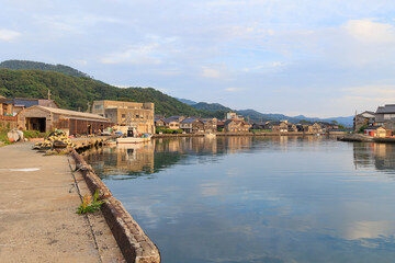 竹野温泉周辺の竹野川と街並み