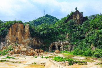 佐賀県有田の泉山磁石場（国指定史跡）
