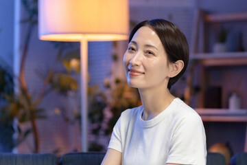 就寝前の女性