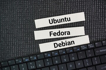 What are the 3 major Linux distributions? The three major Linux distributions are Ubuntu, Fedora,...