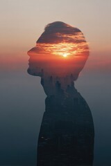 横顔のシルエット　夕焼けの都会