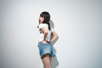 女性