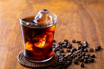 アイスコーヒーとコーヒー豆