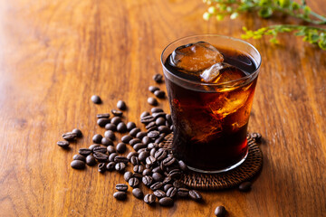 アイスコーヒーとコーヒー豆