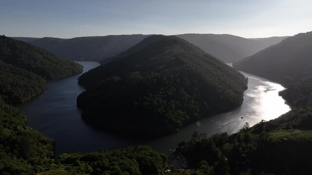 Praia da Coba y R&iacute;o Mi&ntilde;o en Riberia Sacra, Galicia