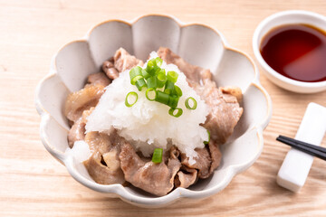 豚肉のおろしポン酢がけ