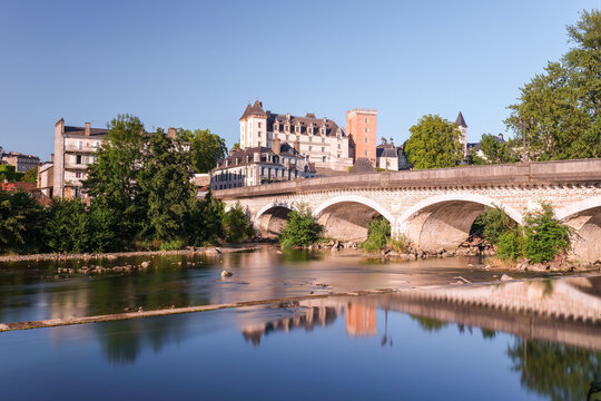 Gave de Pau, pont du 14 juillet, ch&acirc;teau de Pau