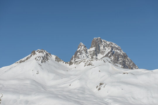 Pic du midi d'Ossau sous la neige, Pyr&eacute;n&eacute;es